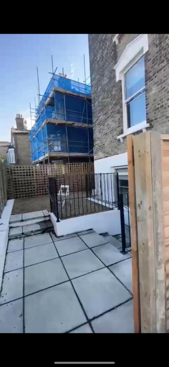 Apartamento A Cozy Flat In Royalstandard Londres